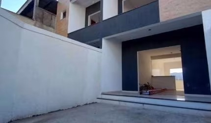 Casa próximo ao West Shopping; casa na Estrada do Mendanha, Campo Grande RJ