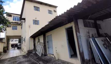 Prédio comercial com galpão no centro de Campo Grande