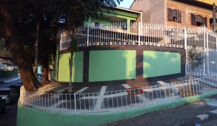 CASA DE ESQUINA 3 QUARTOS SENDO UM SUÍTE