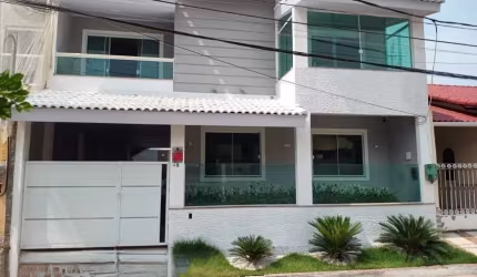 Casa de 3 quartos em condomínio no cachamorra; Casa com piscina no cachamorra