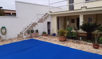 Casa na estrada do cachamorra com 3 quartos; Casa próxima ao colégio Santa Mônica