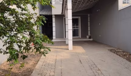 Casa de 3 quartos próximo ao West Shopping