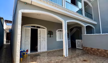 Casa de 3 quartos próximo ao West shopping; Casa de 3 quartos com piscina