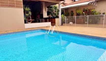 Casa á venda com 3 dormitórios sendo uma suíte, 400m², Jardim Shangri-la - Londrina/PR