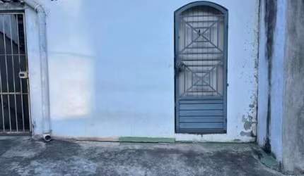 Casa com 1 quarto à venda na Rua dos Sabiás, Parque das Cigarreiras, Taboão da Serra, 68 m2 por R$ 190.000