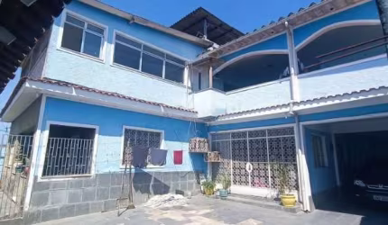Casarão Espetacular em Santa Cruz, Rio de Janeiro - 7 Quartos, 1 Suíte, 3 Salas, 7 Banheiros, 5 Vagas de Garagem - Oportunidade Única!
