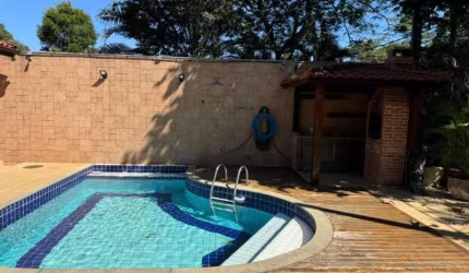 Aluguel de Casa de Alto Padrão no Condomínio Eldorado, Freguesia, Rio de Janeiro-RJ: 4 Quartos, 2 Suítes, Piscina. Venha Visitar!