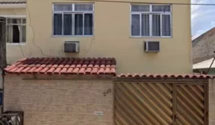 Jardim Bangu, otima casa duplex, com terraço, 2 quartos