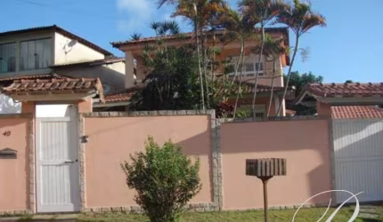 Saquarema, ampla casa duplex, 3 suites, 4 vagas, amplo quintal