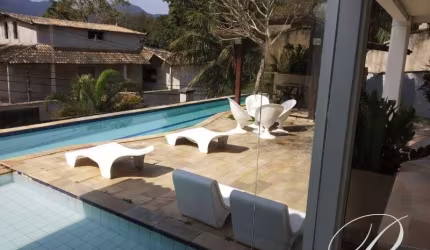 Vargem Grande, linda casa duplex, com piscinha, sauna, etc...