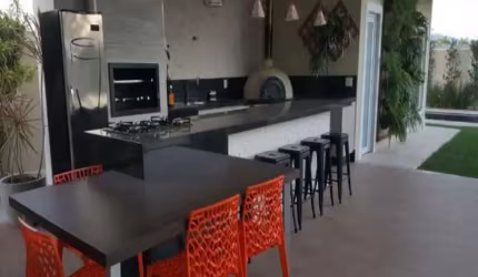 Mansão triplex de 510m² construídos no melhor condomínio da Barra da Tijuca