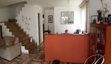 Vargem Pequena, excelente casa duplex, 4 suites, quintal com piscina