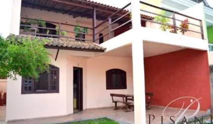 Vargem Pequena, otima casa duplex, 4 quartos (2 suites), quintal, área gourmet churrasqueria e forno a lenha, condominio
