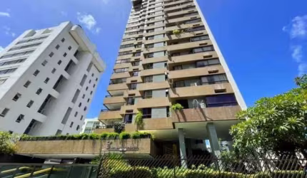 Apartamento à Venda no Edf. Elson Bahia de Almeida - 185m², 04 Quartos, Varanda em Candeias