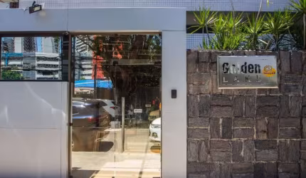 Apartamento à venda no Edifício Golden Lake, em Boa Viagem, com 113m², 3 quartos e duas vagas na garagem