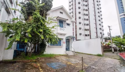 Casarão para vender nas Graças