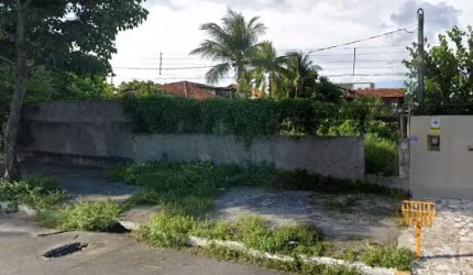 Terreno à venda próximo ao mar em Piedade