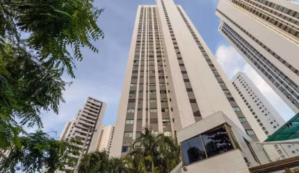 Apartamento com 04 suítes em Boa Viagem.