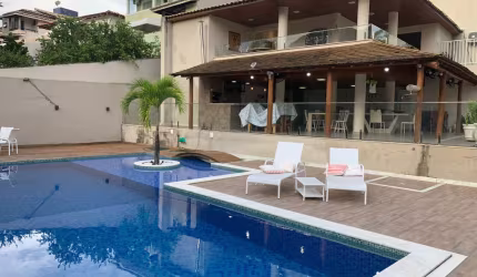 Linda casa em Villas do Atlântico para venda!