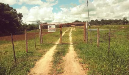 Chácara / sítio com 2 quartos à venda na Travessa Sessenta e Nove, S/N, Pedra 90, Cuiabá, 70 m2 por R$ 370.000