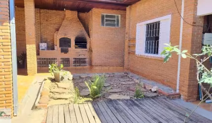 Casa com 4 quartos à venda na Rua Falcão, 112, Recanto dos Pássaros, Cuiabá, 200 m2 por R$ 850.000