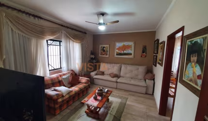 Casa térrea no Jardim Almeida, atrás do Sempre Vale - SJBV