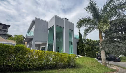 Casa de Condomínio com 4 Quartos para alugar, 420m² - Cidade Tambore