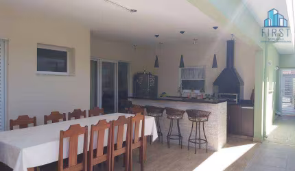 Casa com 4 dormitórios à venda, 255 m² - Centro - Vinhedo/SP