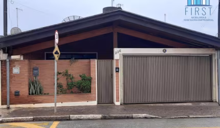 Casa com 3 dormitórios à venda, 162 m² por R$ 800.000,00 - Vila Bossi - Louveira/SP