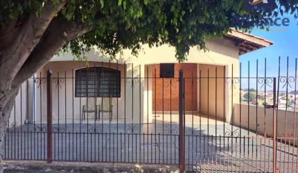 Casa com 3 dormitórios à venda, 274 m² por R$ 750.000,00 - Santo Antônio - Louveira/SP