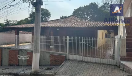 Casa com 3 dormitórios para alugar, 180 m² por R$ 3.730,00/mês - Vila Caldana - Louveira/SP