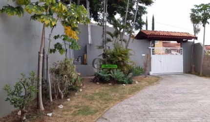 para à venda com 3 quartos 2 salas 256.00 m2 no bairro Jardim das Cerejeiras, Atibaia -
