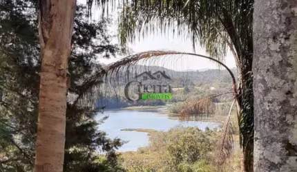 Linda Casa c vista P represa no Ypeville