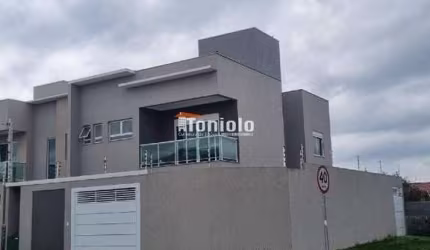Sobrado no Bairro Cajuru