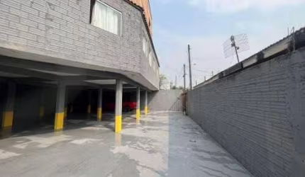 BARRACÃO, 6 APARTAMENTOS E SOBRADO