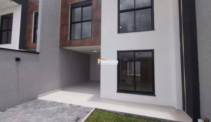 Sobrado à venda, 3 quartos, 1 suíte, 1 vaga, Cruzeiro - São José dos Pinhais/PR
