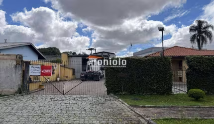 Terreno com Duas Casas no Bairro Cidade Jardim