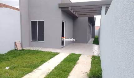 Casa com Três Dormitórios e Suíte