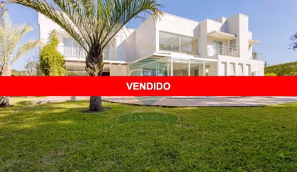 Casa altíssimo padrão à venda no Andorinhas, com 4 suítes,7 banheiros, piscina, hidro,sauna, lareira, 3 salas, garagem ampla, terreno 1.472m²