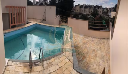Excelente oportunidade de negocio no Capao da Imbuia, imovel com sala comercial e apto residencial para seu investimento com 610 m² proximo de tudo .