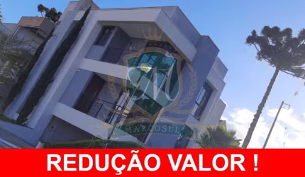 Redução de valor! Maravilhosa casa em cond. fechado à venda com 355 m² area construída. Casa em alto padrao ,frente para o bosque, veja a descrição !!
