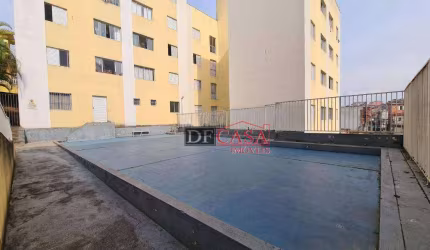 Apartamento em Vila Carmosina