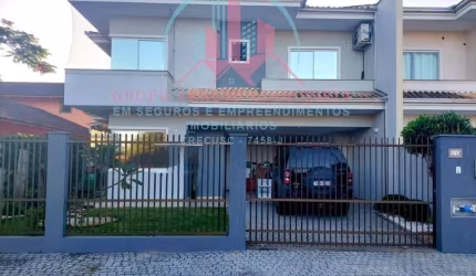 Vende-se Lindo Geminado no Saguaçu.