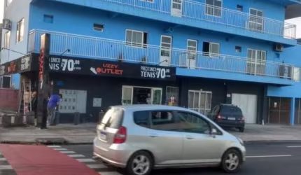 Apartamento com 3 quartos para alugar na Rua Papa João XXIII, 01, Iririú, Joinville por R$ 2.500