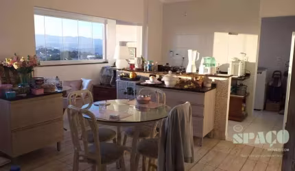Apartamento com 2 dormitórios à venda, 79 m² por R$ 425.000,00 - Bela Vista - Pindamonhangaba/SP