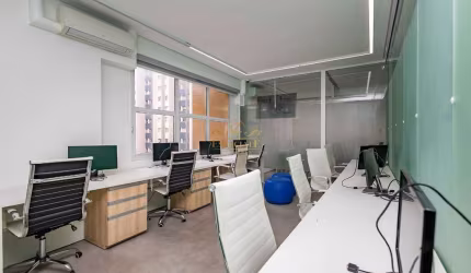 Sala comercial para alugar na Rua Alferes Poli, Centro, Curitiba por R$ 2.500