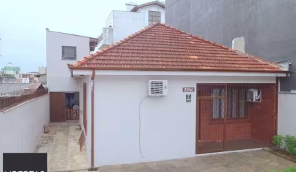 Casa no bairro Higienópolis de 3 dormitórios 3 vagas DESOCUPADA