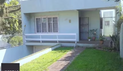 Casa para Venda - 220m², 3 dormitórios, sendo 1 suites, 2 vagas - Glória