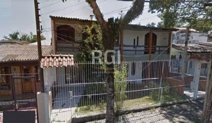 Casa para Venda - 300m², 4 dormitórios, 4 vagas - Nonoai