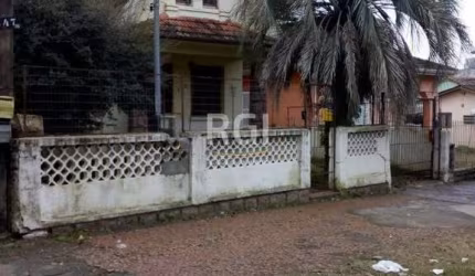 Terreno para Venda com 931m² no Menino Deus